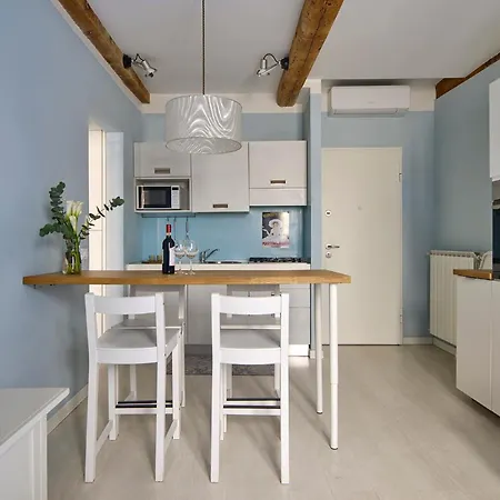 Apartment Panicale Blue Historic 1br Near Medici Chapels & Mercato Florence